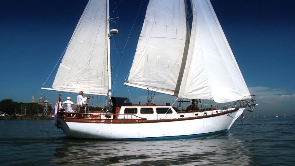 Classic Sailing Ship In Center Of Enkhuizen! Esterno foto